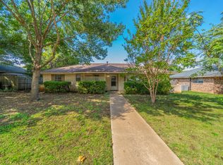 1517 Meadow Ct, Midlothian, TX 76065