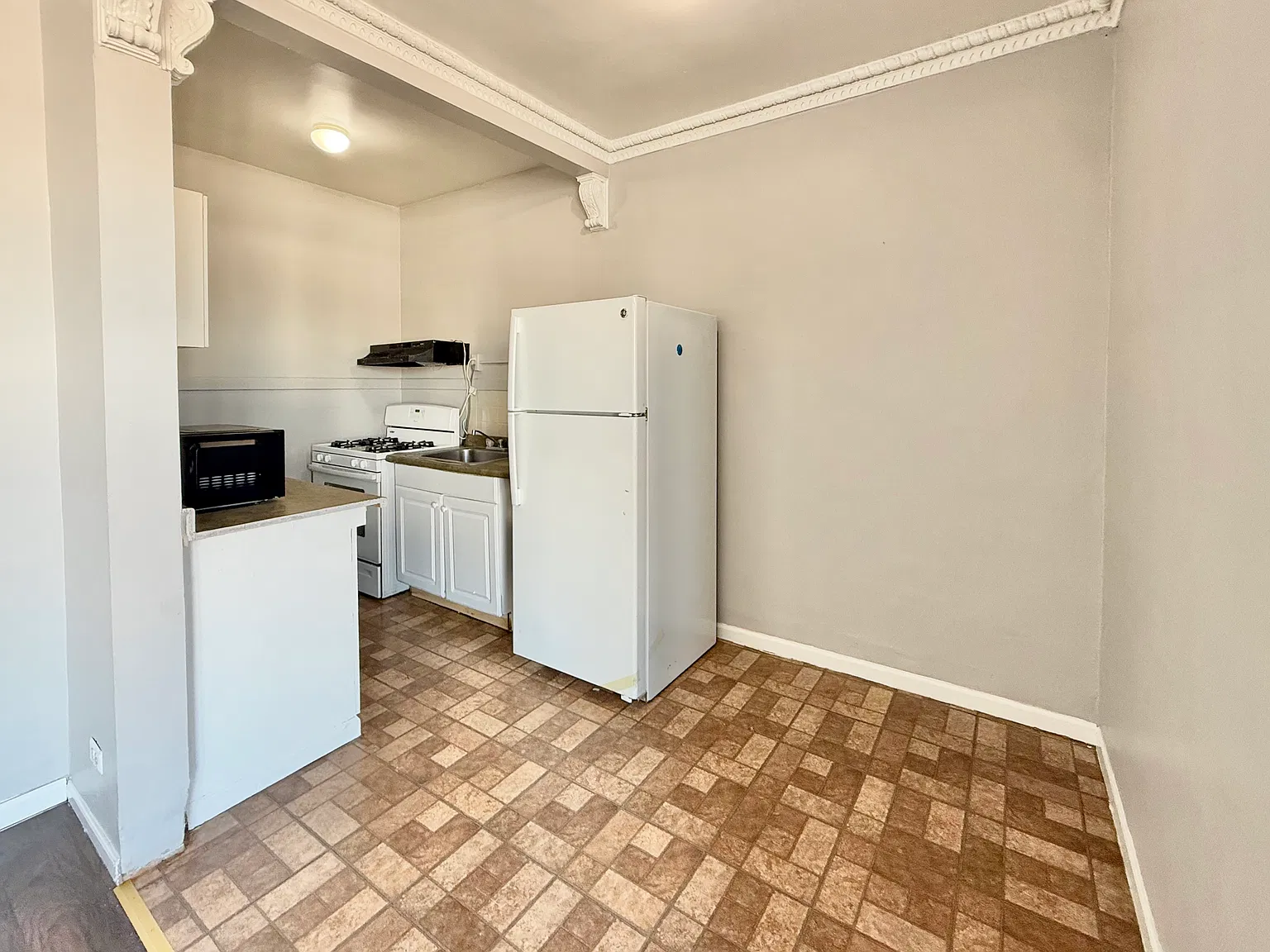 Studio, 600 sqft, $1,035 — Photo 4