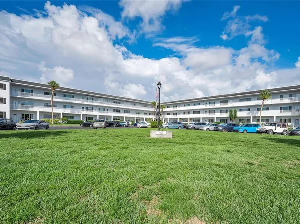 2001 World Parkway Blvd APT 39, Clearwater, FL 33763