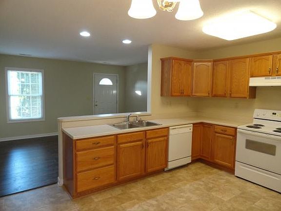 3rd image of 1529 Pine Cone Cir