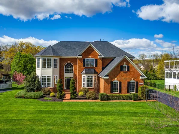 22391 Dolomite Hills Dr, Ashburn, VA 20148
