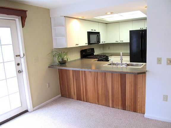 3rd image of 1152 The Park APT A
