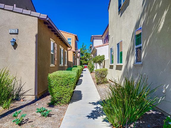 2nd image of 37465 Paseo Violeta