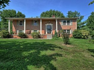 1809 Sundale Rd, Johnson City, TN 37604