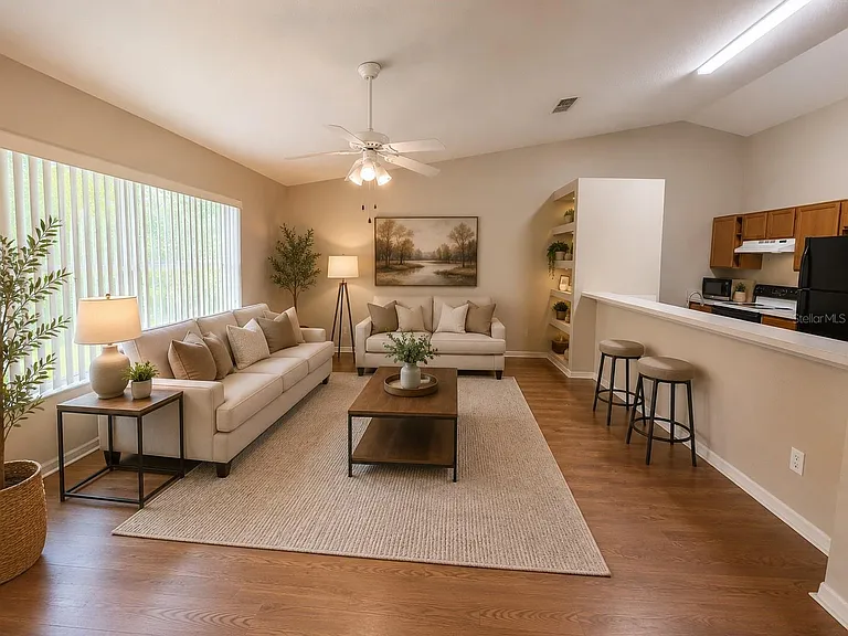 615 Villa Ct — Photo 3
