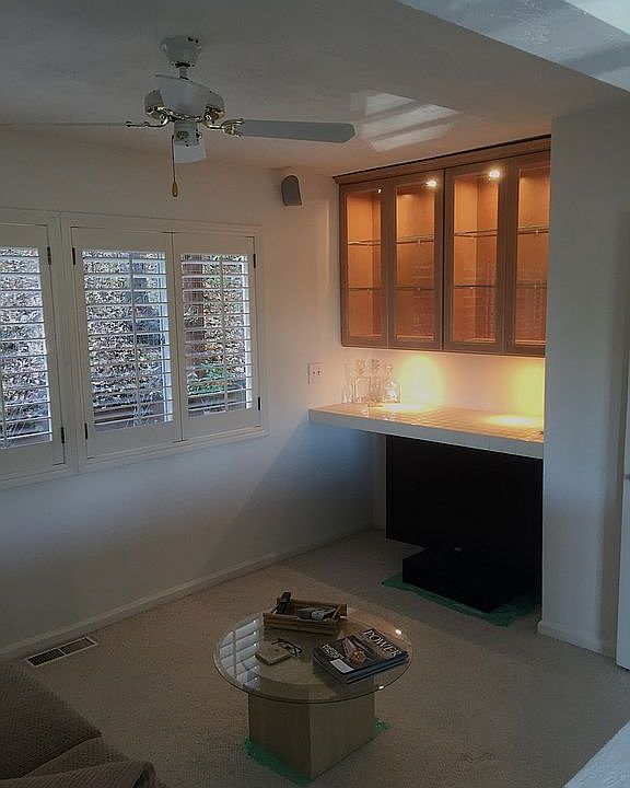 1st image of 608 Vista Dr