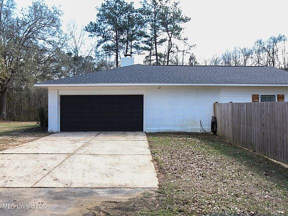 5th image of 3724 Dowlwood Rd