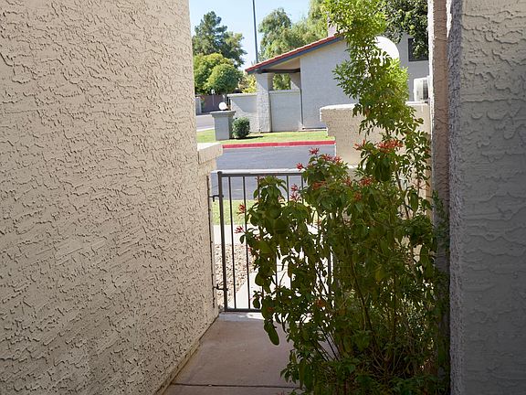 3rd image of 1718 S Longmore St Unit 18