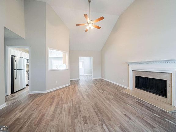 3rd image of 40 Princeton Ct