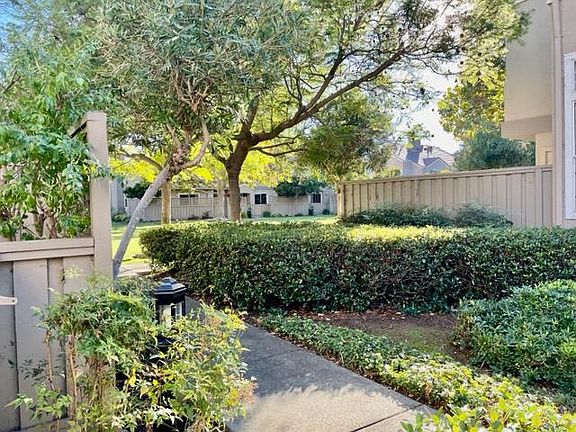 4th image of 103 Ballatore Ct