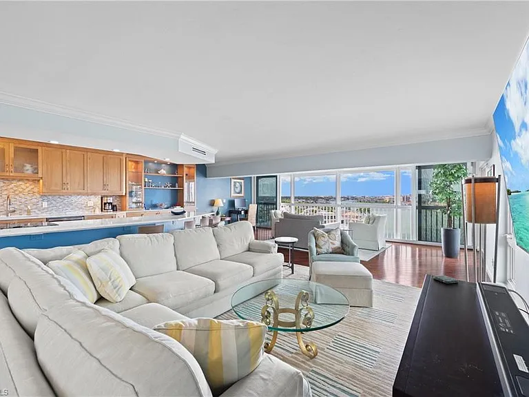250 Park Shore Dr #803 — Photo 14