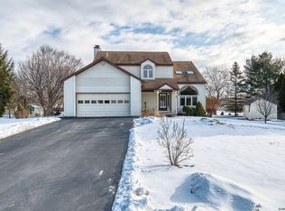9 Armstrong Dr, Altamont, NY 12009