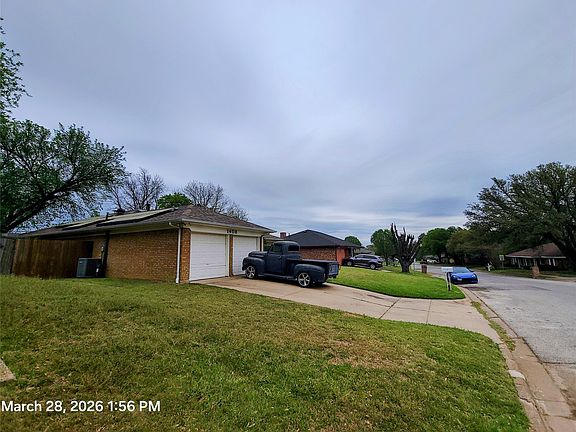 3rd image of 1408 Country Manor Rd
