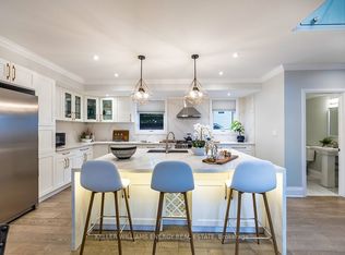 201 Centre St N, Whitby, ON L1N 4S9