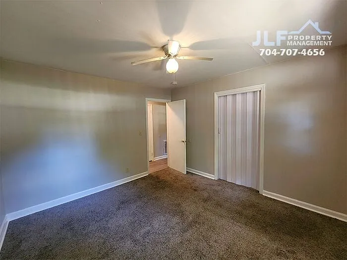 502 S Emerson St — Photo 8
