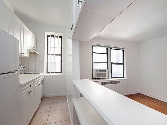 4th image of 233 E 32nd St APT 6F