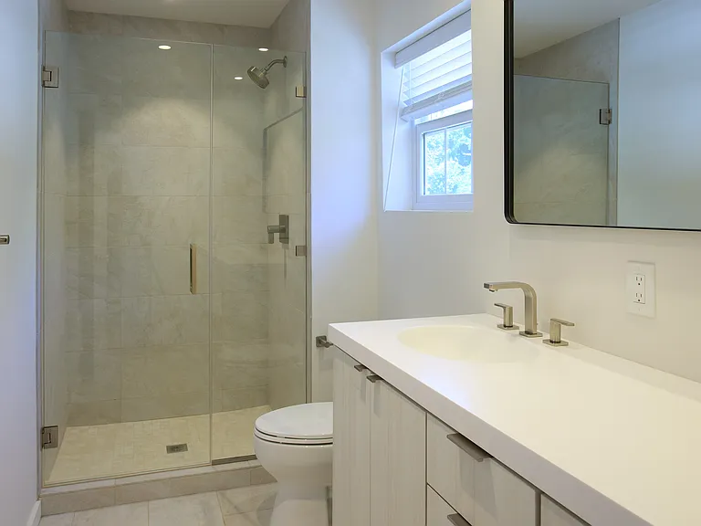784 Farmington Ave — Photo 26