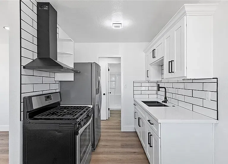 1 bed, 550 sqft, $1,300 — Photo 1
