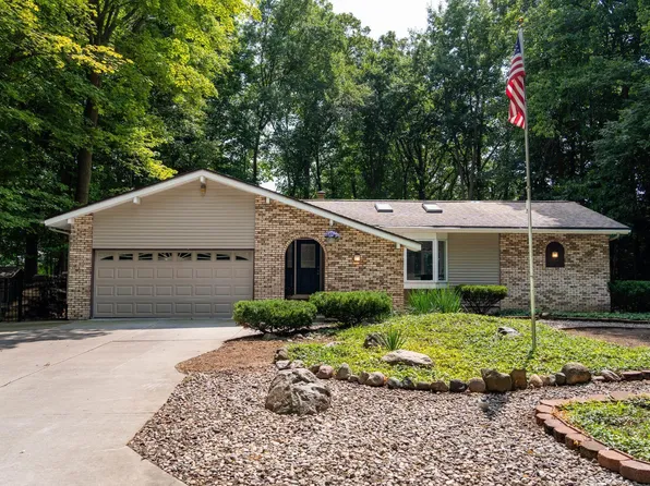 1905 Oakland Dr, Mount Pleasant, MI 48858