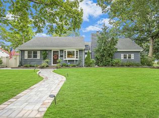 83 Ketcham Ave, Patchogue, NY 11772