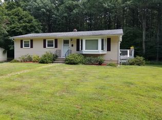 17 Crestwood Rd, Leicester, MA 01524