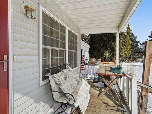 4th image of 1549 Hayden Rd