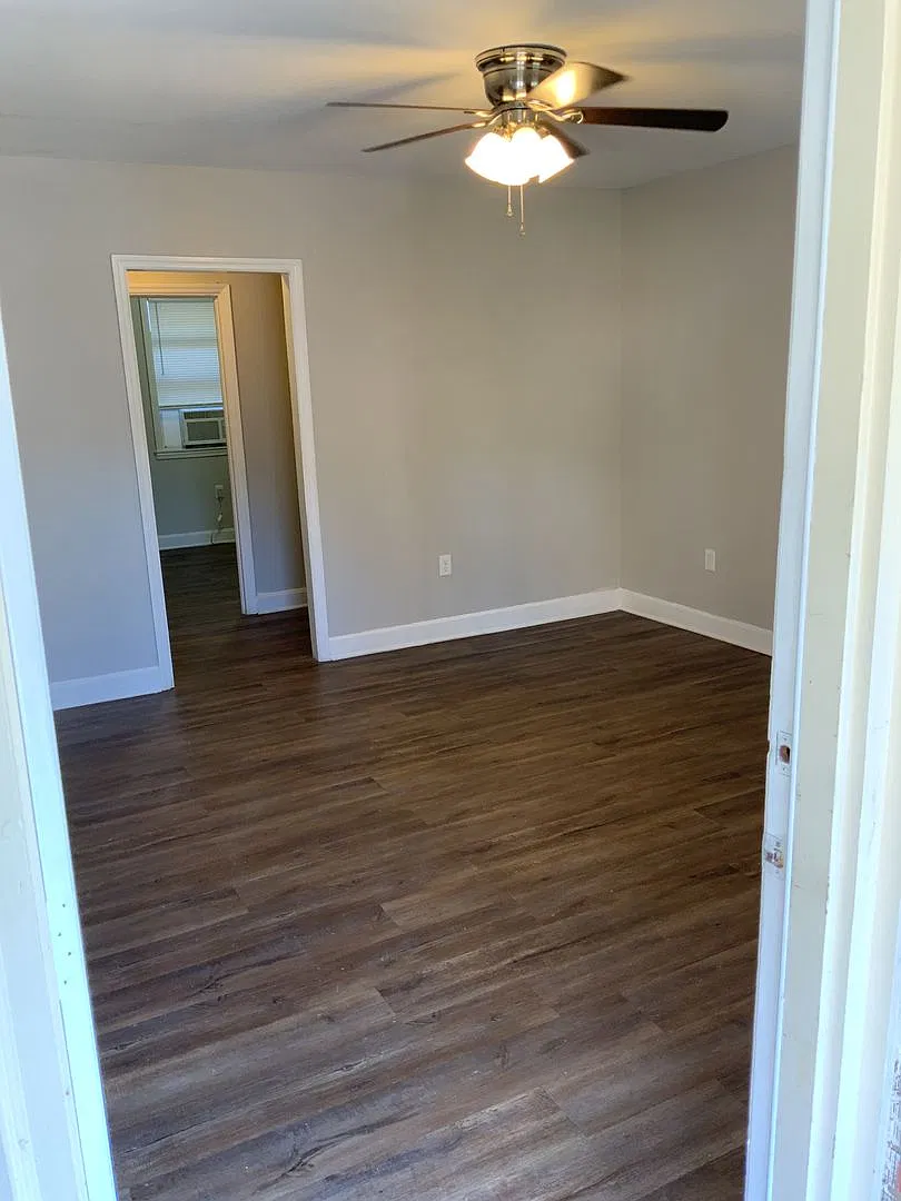 3706 Live Oak St — Photo 2