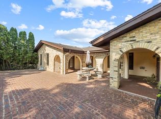 1200 Crystal Dr, Brookfield, WI 53005