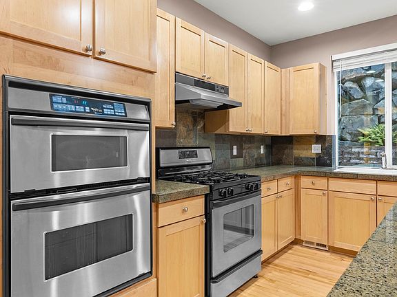 3rd image of 6406 Montevista Dr SE