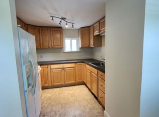 18 Holbrook St, Freeport, ME 04032