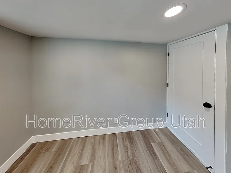 1021 E Wilson Ave #2 — Photo 7