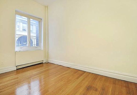 4th image of 4 E 30th St APT 2A