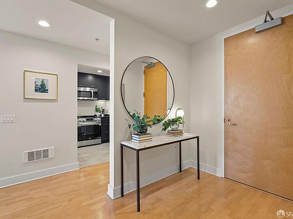 4th image of 530 Chestnut St APT 303