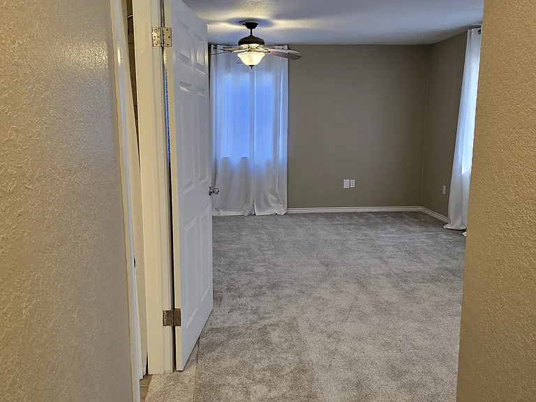 2408 W Kansas Ave — Photo 16