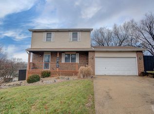 2 Parkwood Ct, Bethalto, IL 62010