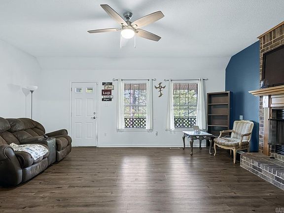 5th image of 16 Pinecrest Ct