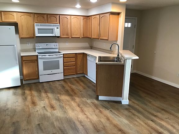 5th image of 818 Summit Ave #C