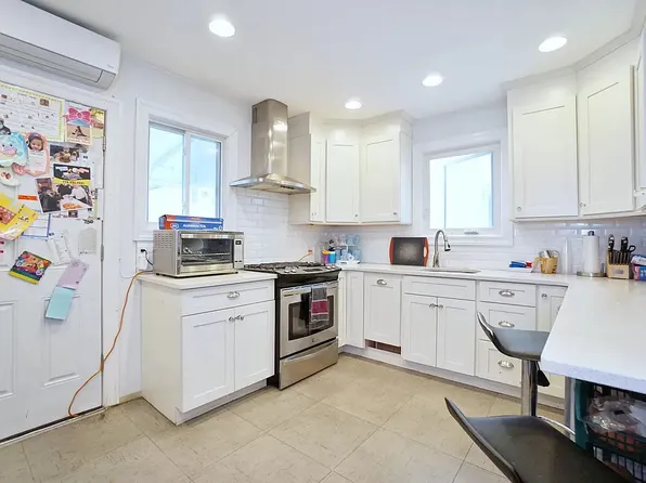 1346 East 65th Street image 9 of 12