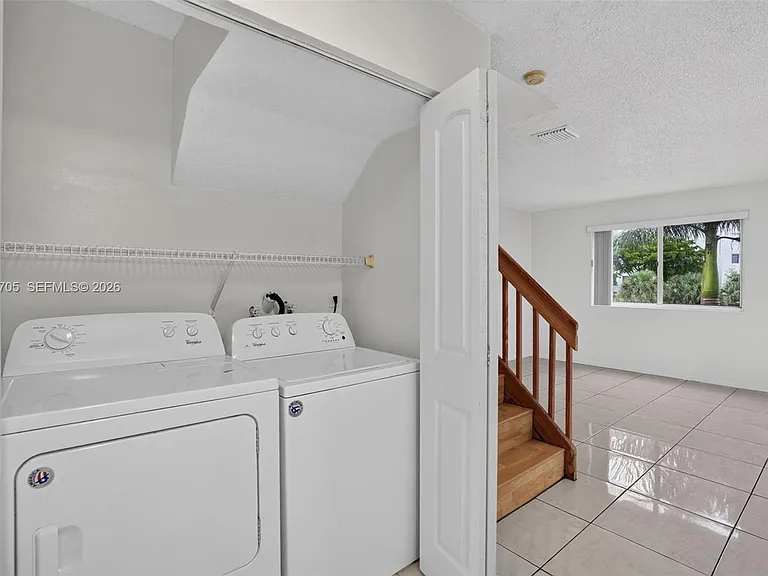 6225 Kendale Lakes Cir #253 — Photo 8