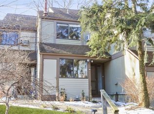 39 Round Hill Rd, Dobbs Ferry, NY 10522