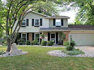 6909 Mowhawa Dr, Fort Wayne, IN 46815