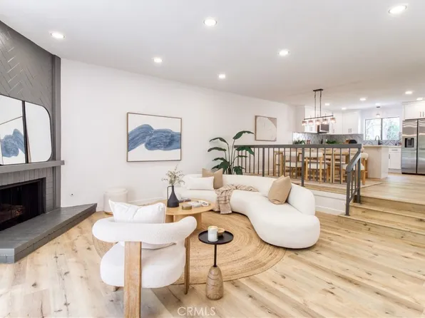 21900 Marylee St Unit 293, Woodland Hills, CA 91367