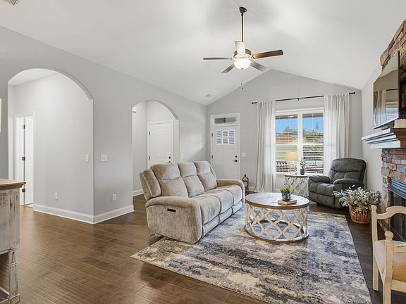 4th image of 404 Ansel Woods Ln
