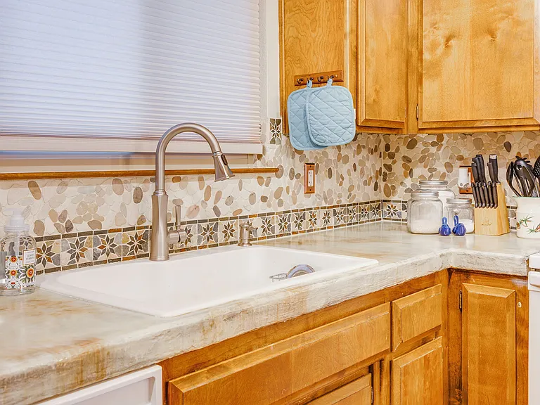 942 Harold Dr — Photo 30