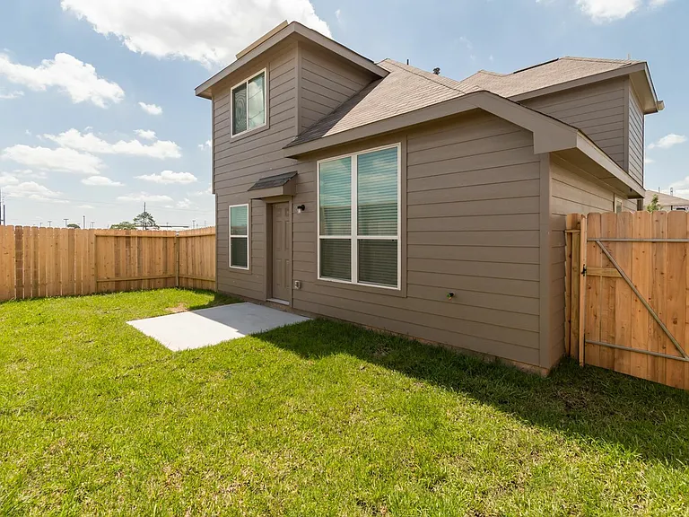 17010 Hailey Harbor Dr — Photo 5