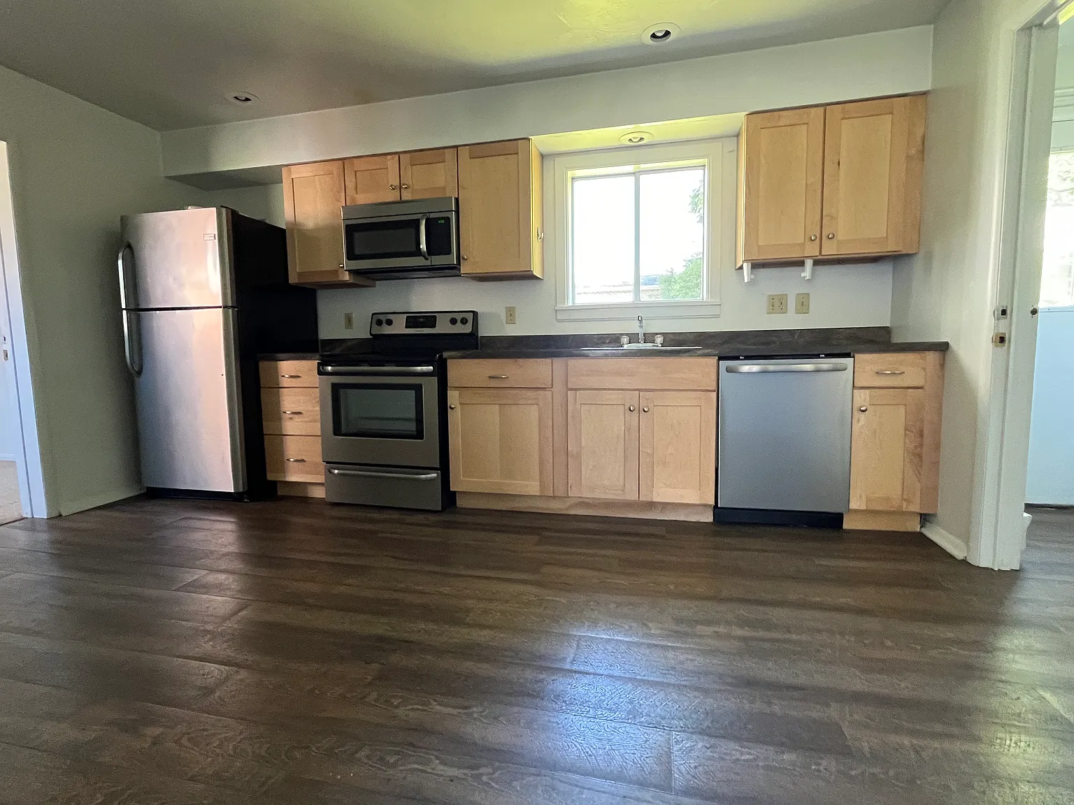206 Homestead Ave — Photo 2