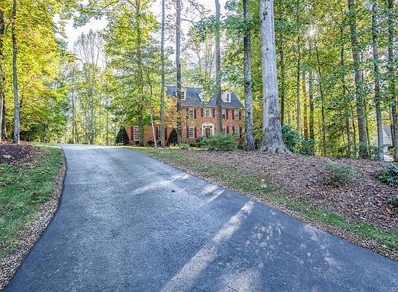 3rd image of 13990 Taylors Overlook Ct