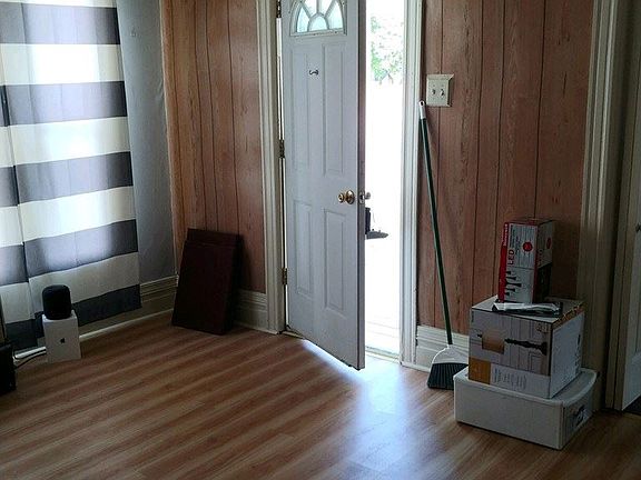 2nd image of 1857 Davis St