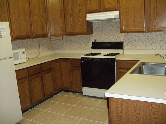 5th image of 13770 Lambertina Pl