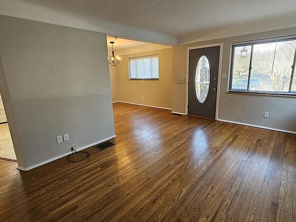 3rd image of 1087 Alcliff Ln